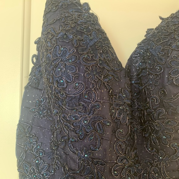 Eureka Prom/Evening Dress, Navy, Size Large - Picture 4 of 6